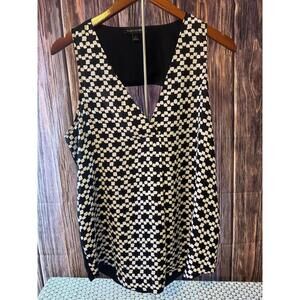 Banana Republic Black and White Patterned Sleeveless Blouse Medium